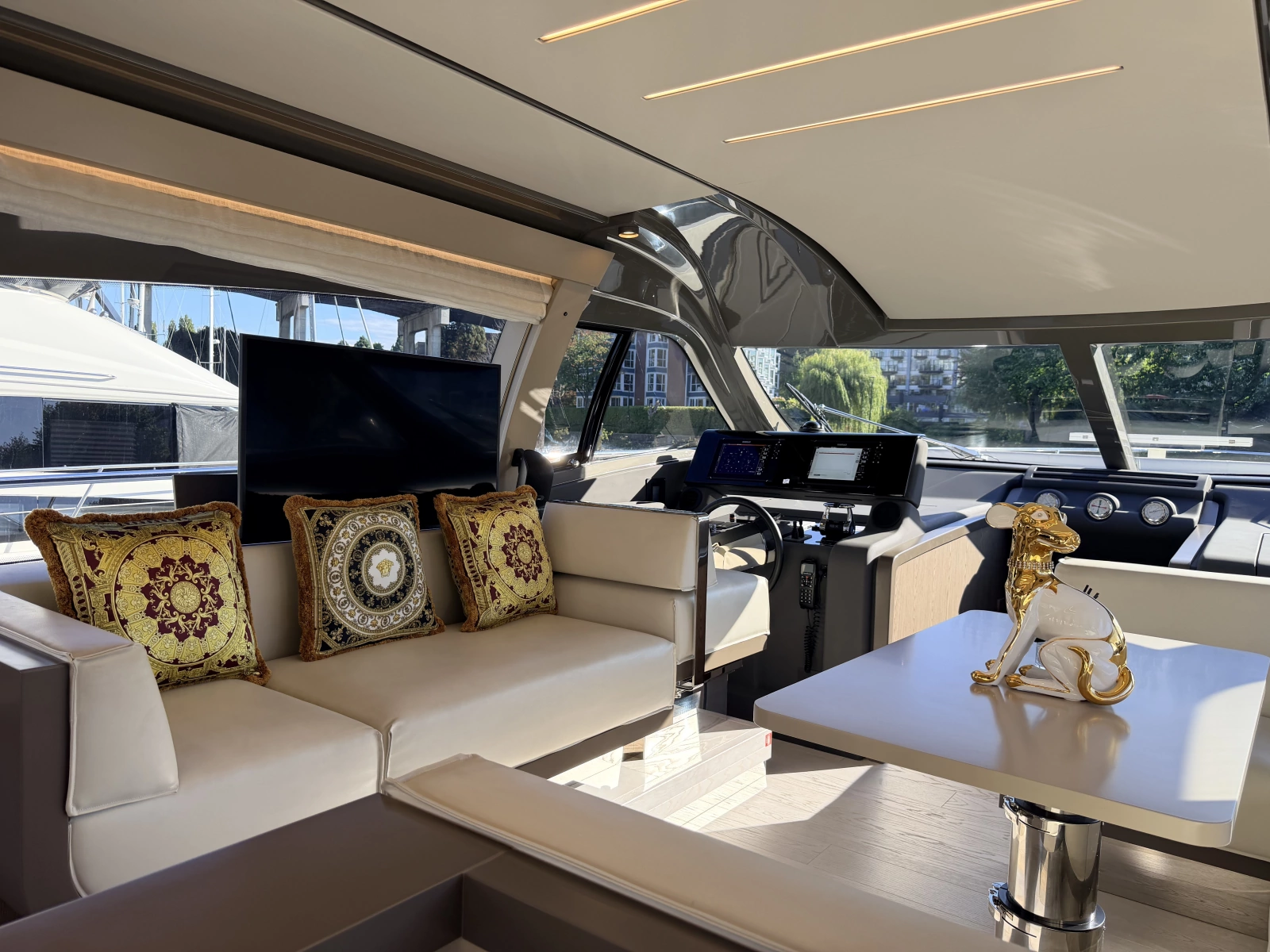 2020 Ferretti Yachts 550 Fly