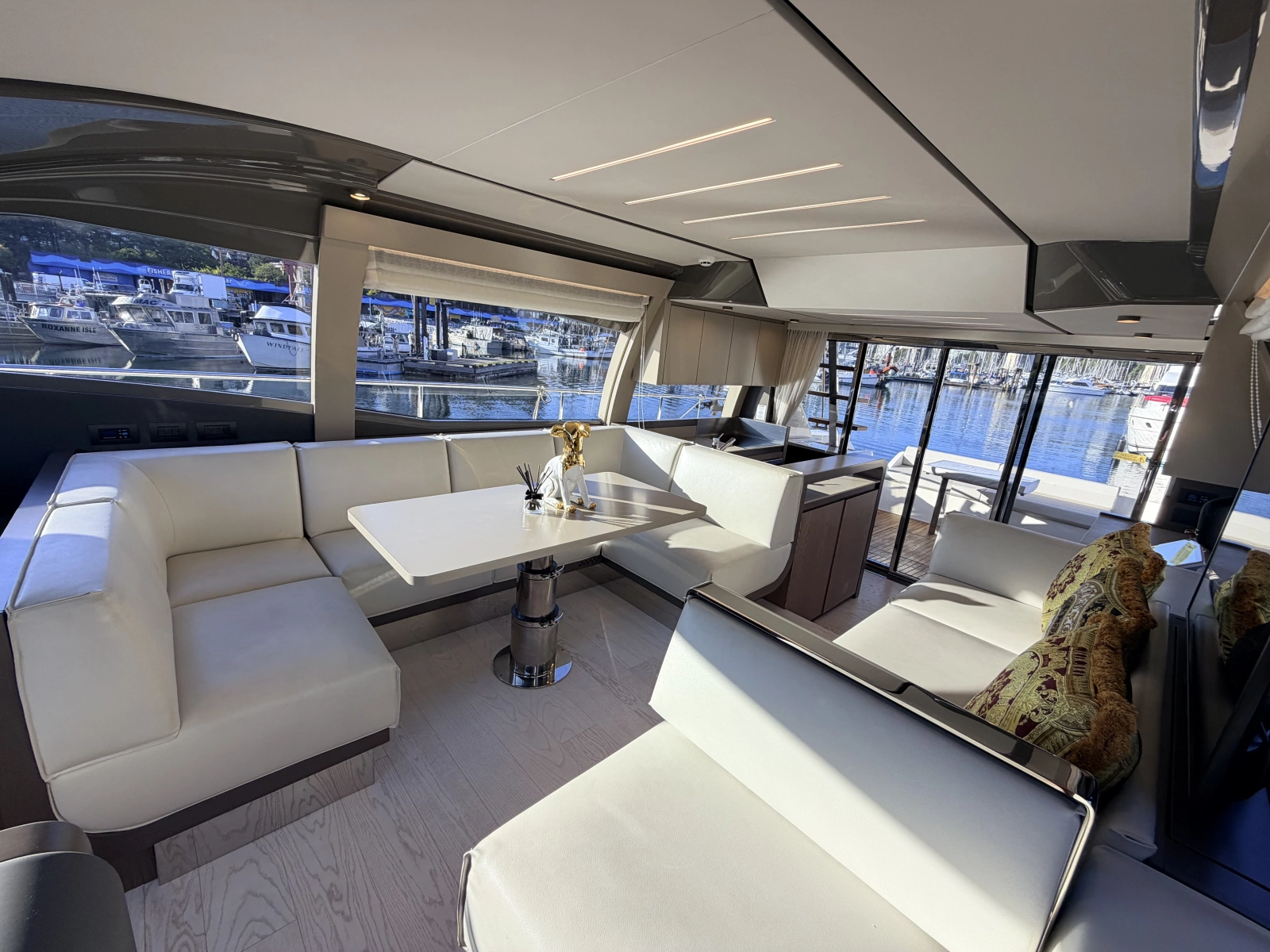 2020 Ferretti Yachts 550 Fly