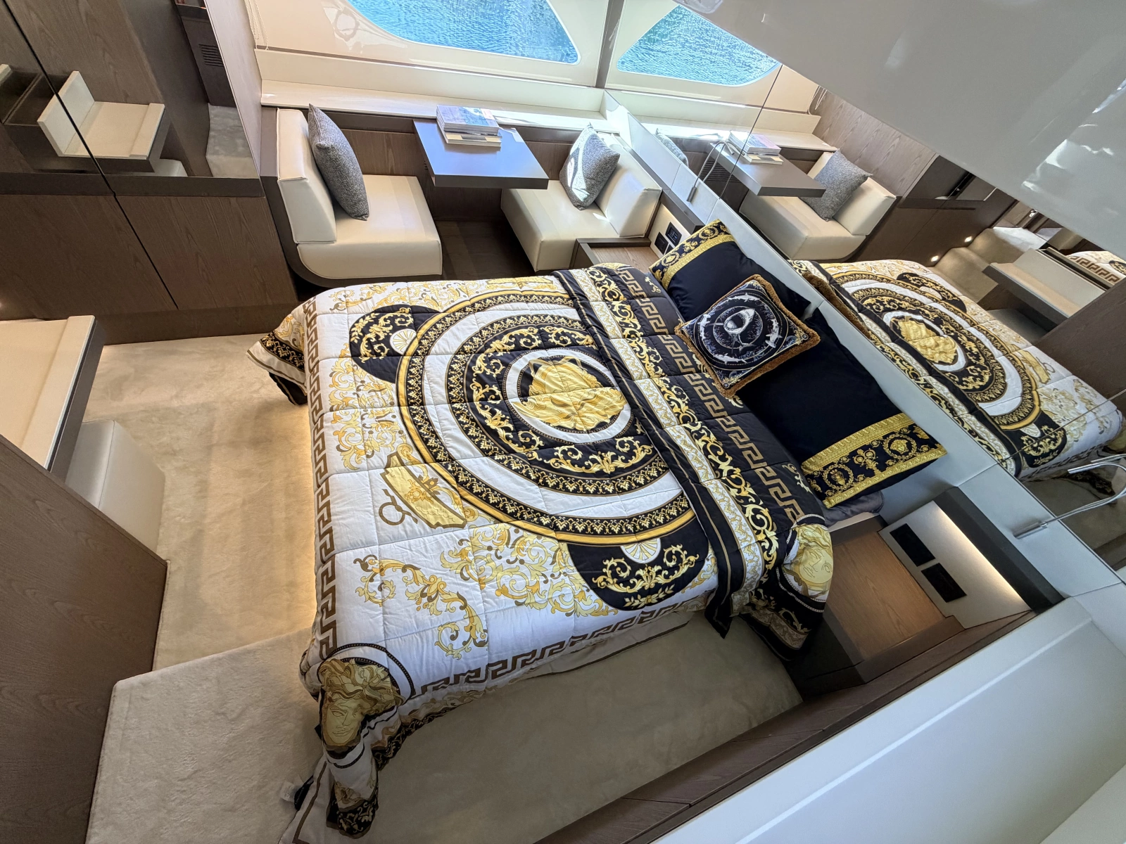 2020 Ferretti Yachts 550 Fly