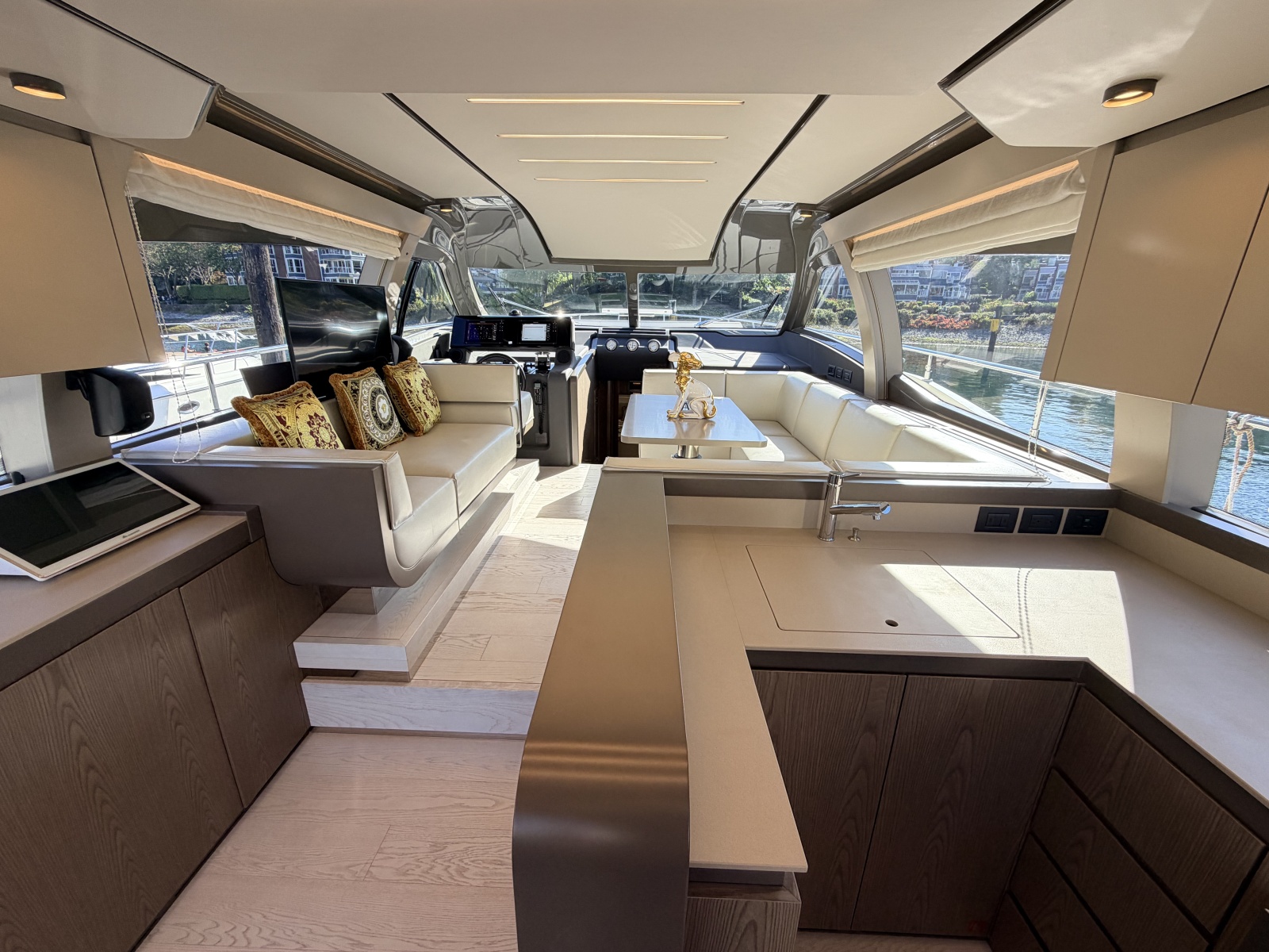 2020 Ferretti Yachts 550 Fly