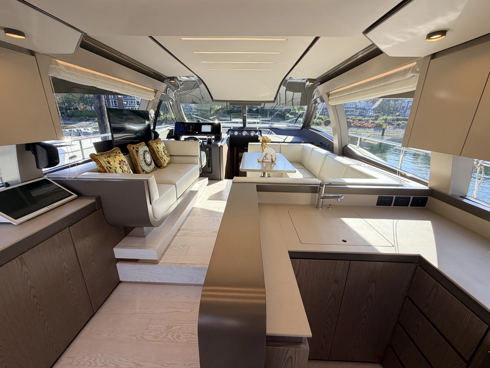 2020 Ferretti Yachts 550 Fly
