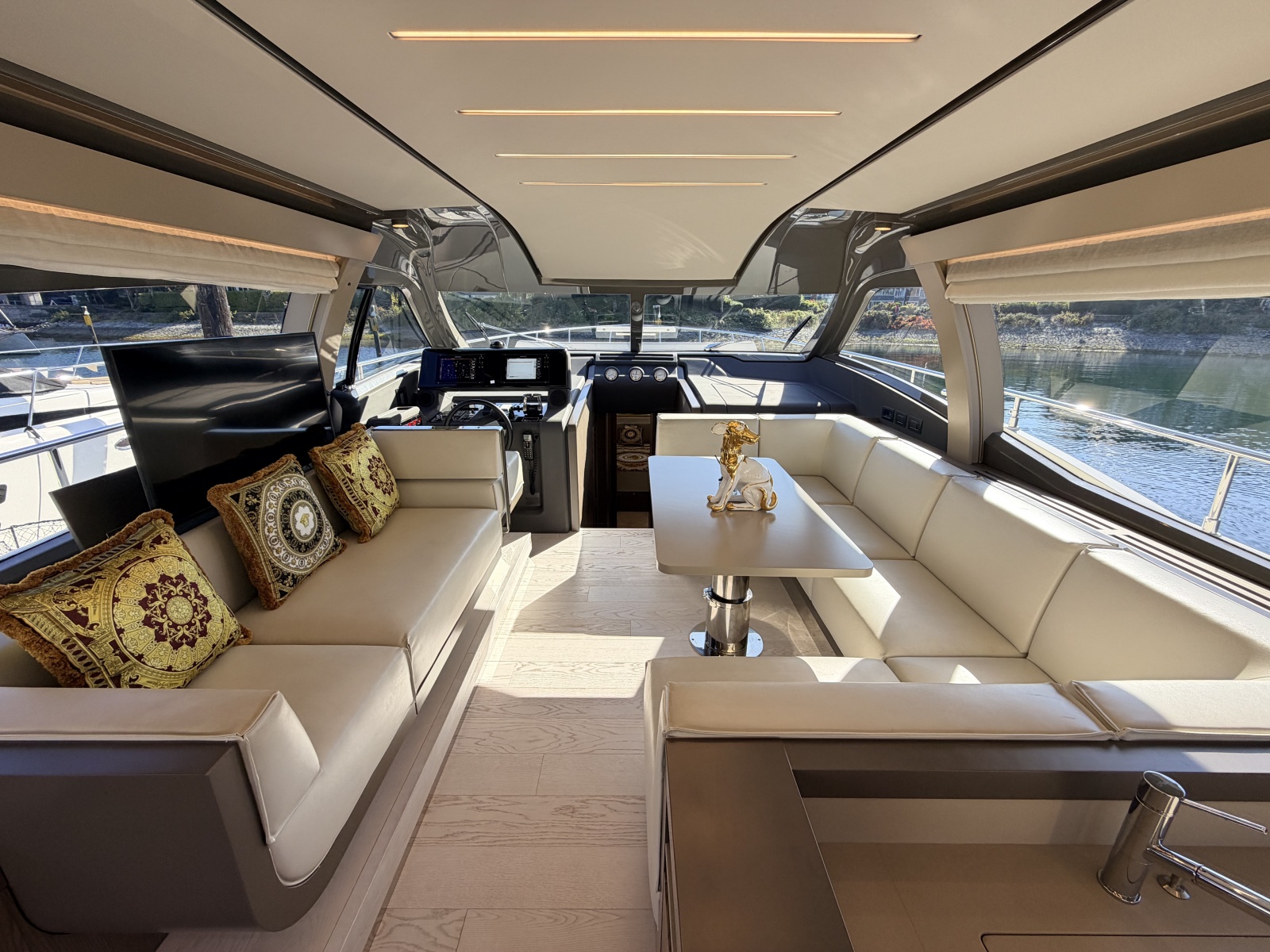 2020 Ferretti Yachts 550 Fly