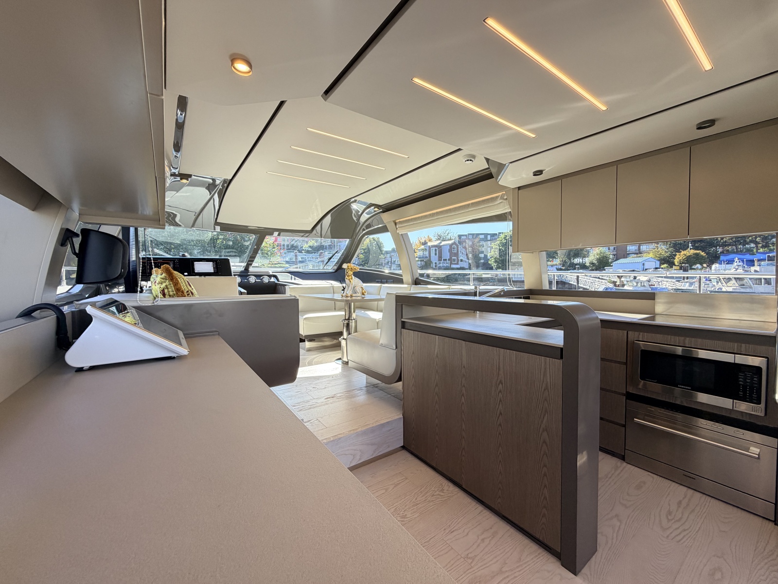 2020 Ferretti Yachts 550 Fly