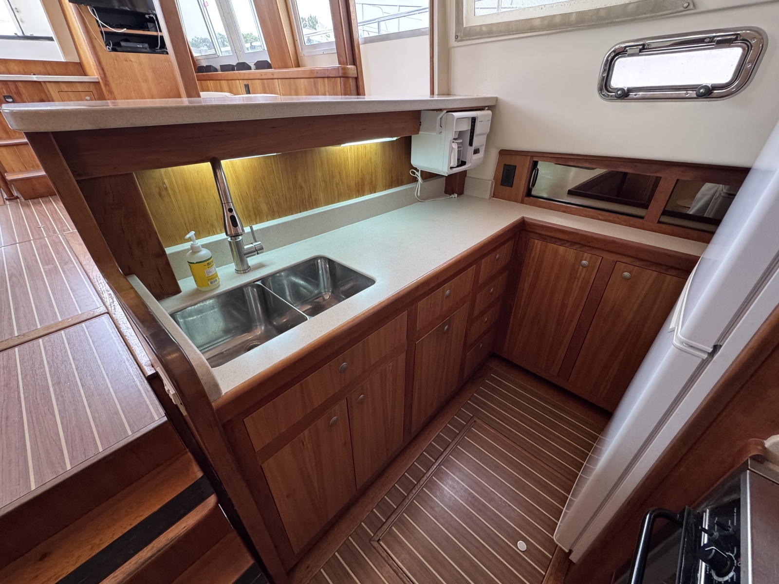 2004 Mainship