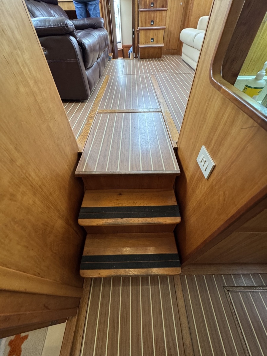 2004 Mainship