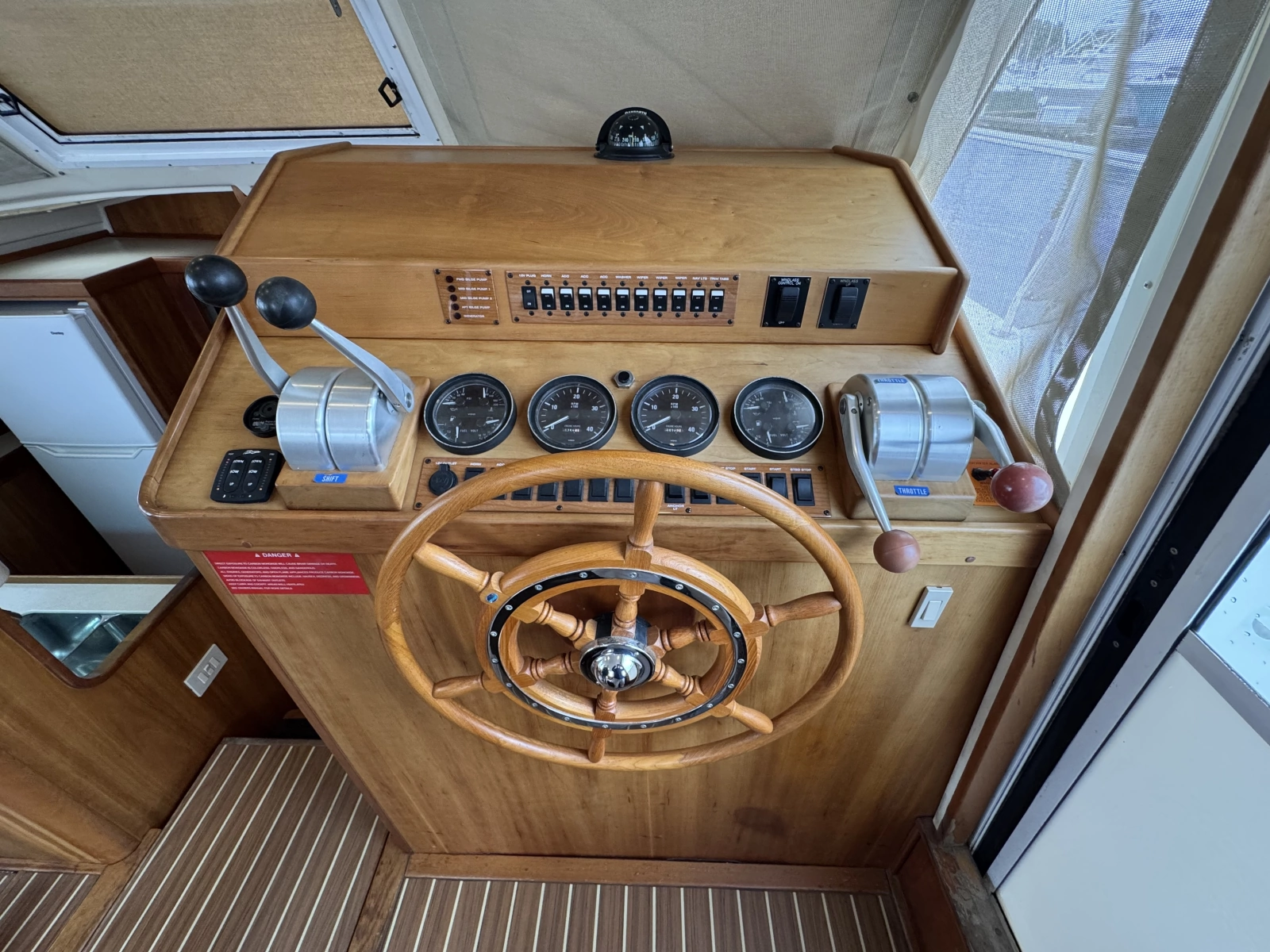 2004 Mainship 