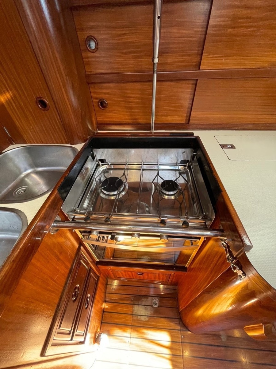 1990 Elan 43