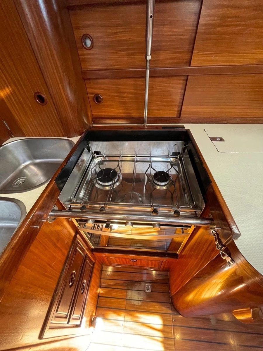 1990 Elan 43