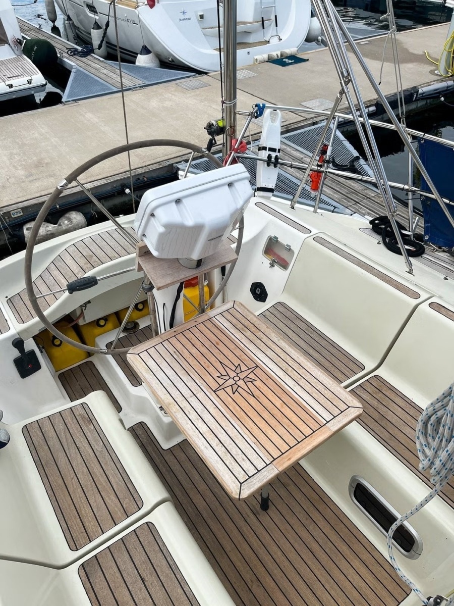 1990 Elan 43
