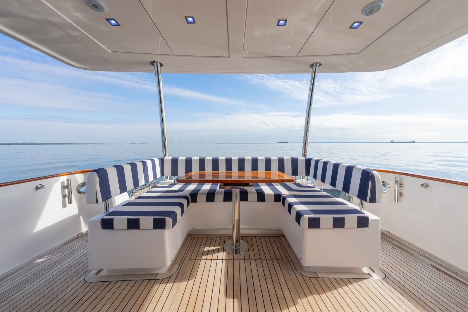 SUMMIT 54 54ft Summit Yacht For Sale