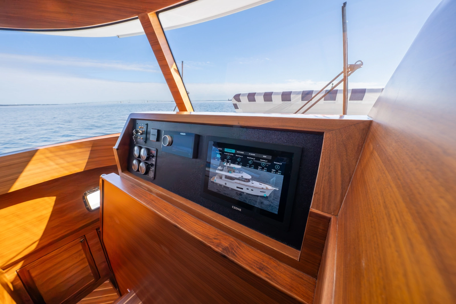 SUMMIT 54 54ft Summit Yacht For Sale