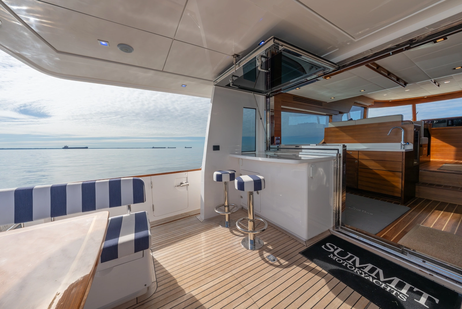SUMMIT 54 54ft Summit Yacht For Sale