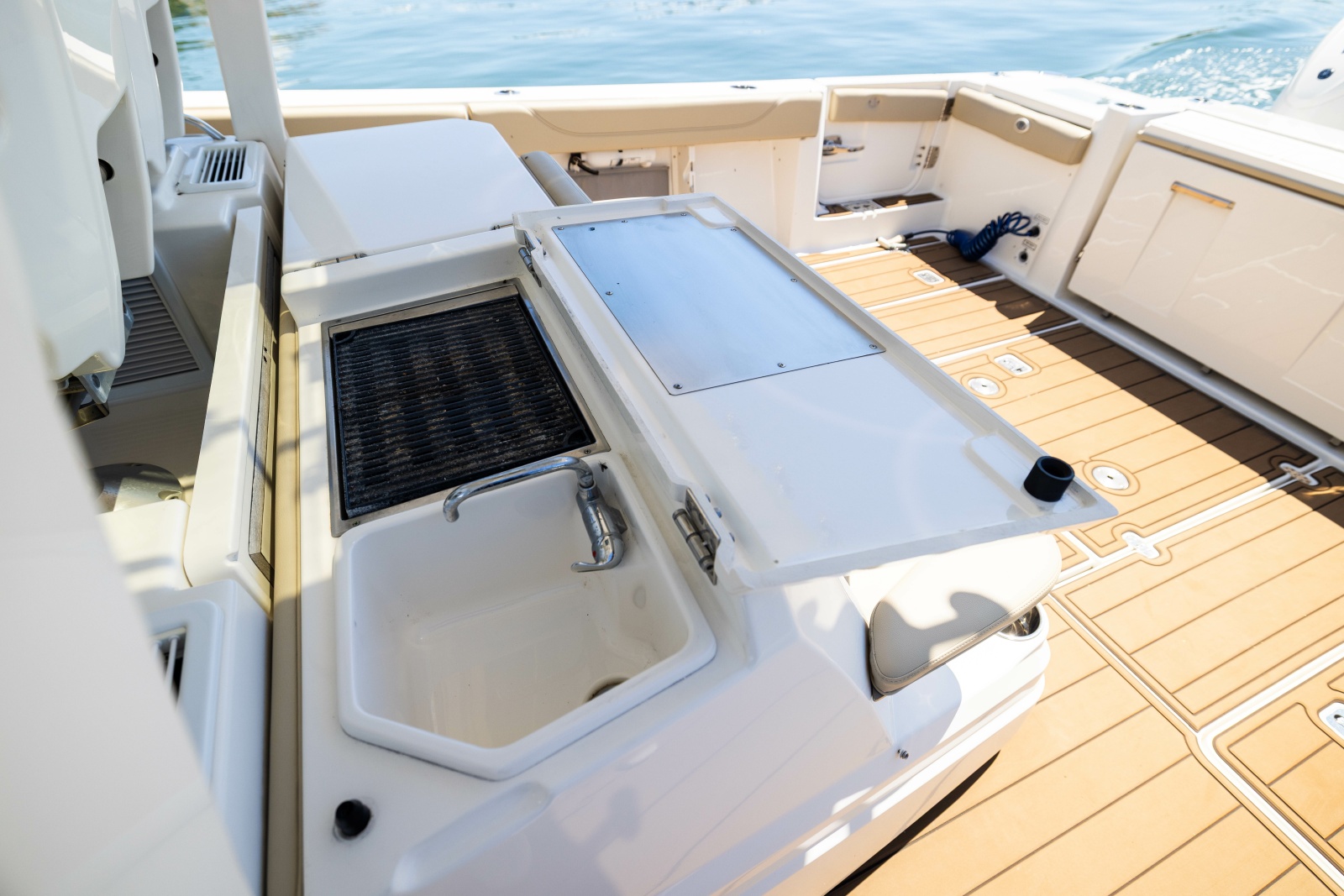 2021 Pursuit S 378 Sport