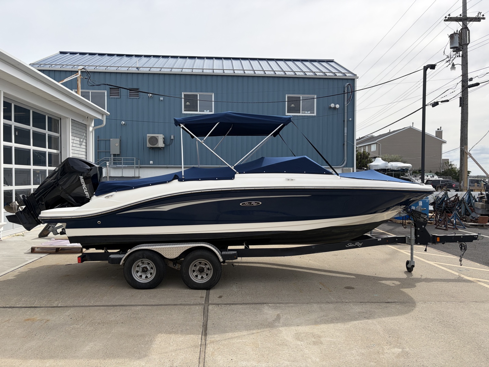 2020 Sea Ray SPX 210 Outboard