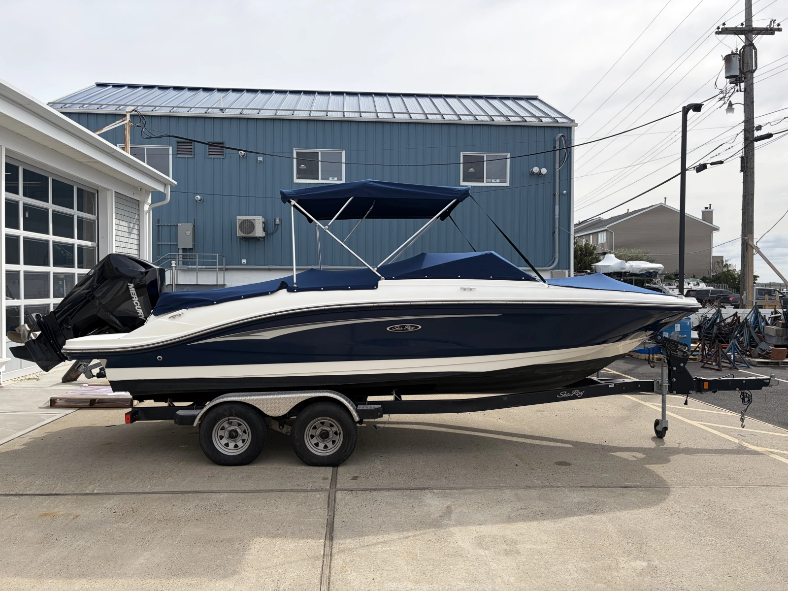 2020 Sea Ray SPX 210 Outboard