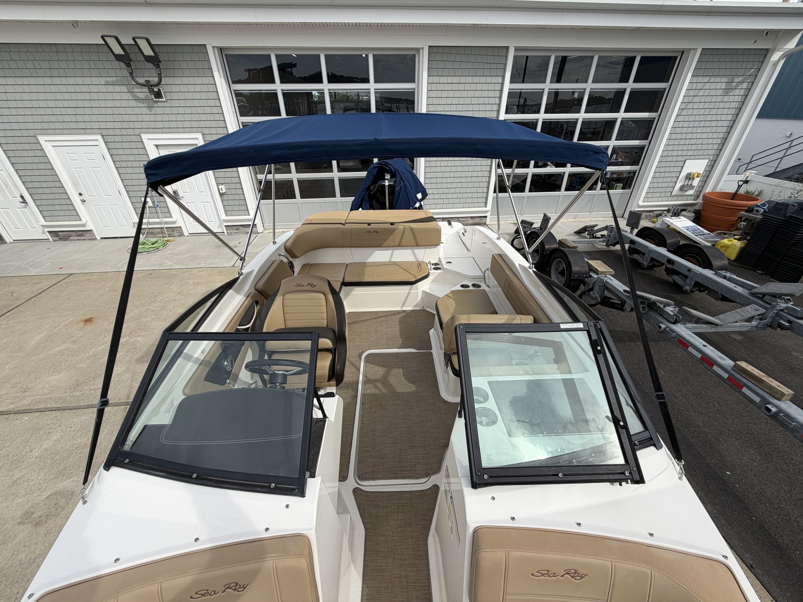2020 Sea Ray SPX 210 Outboard