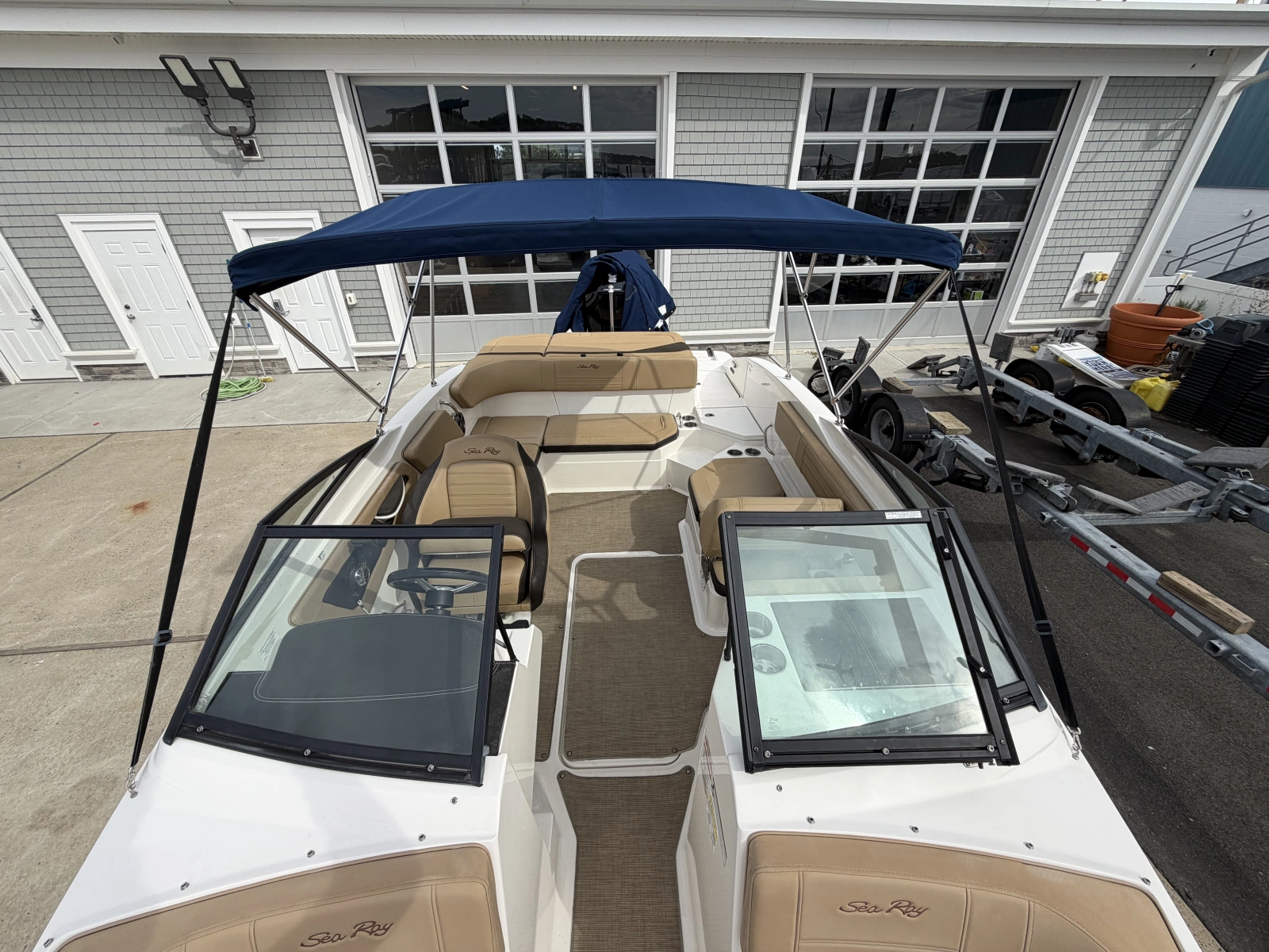 2020 Sea Ray SPX 210 Outboard