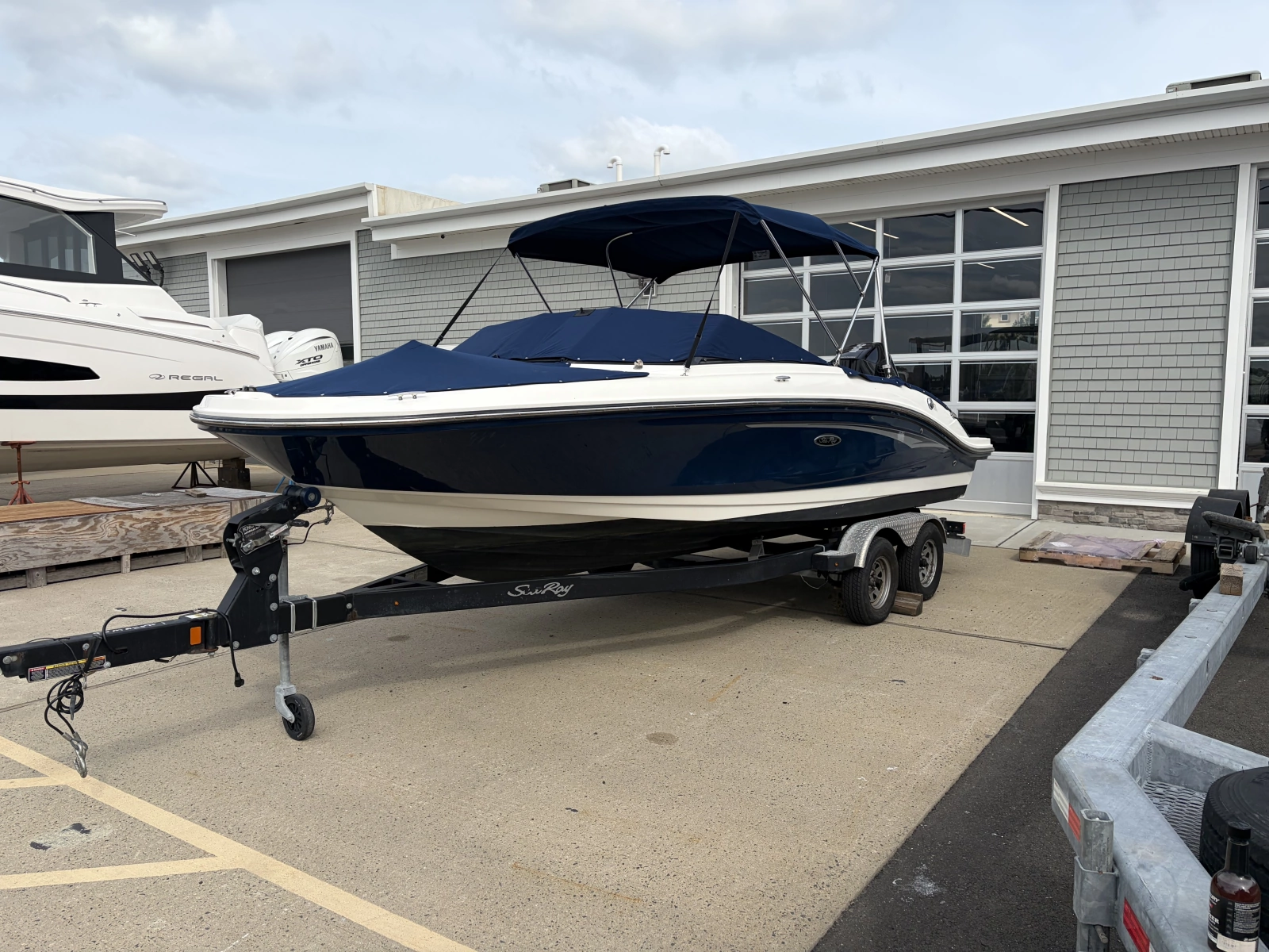2020 Sea Ray SPX 210 Outboard