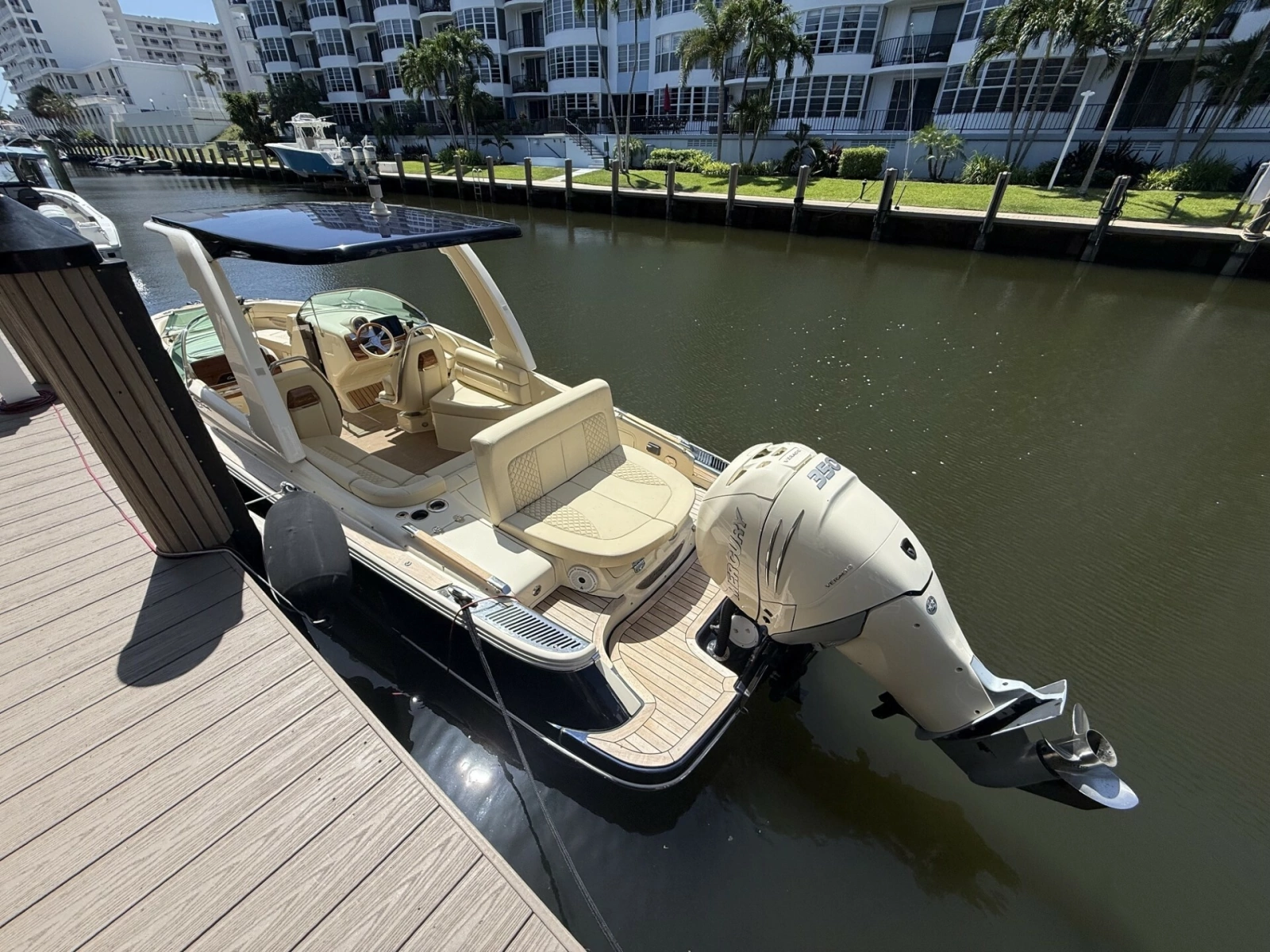 2022 Chris-Craft 