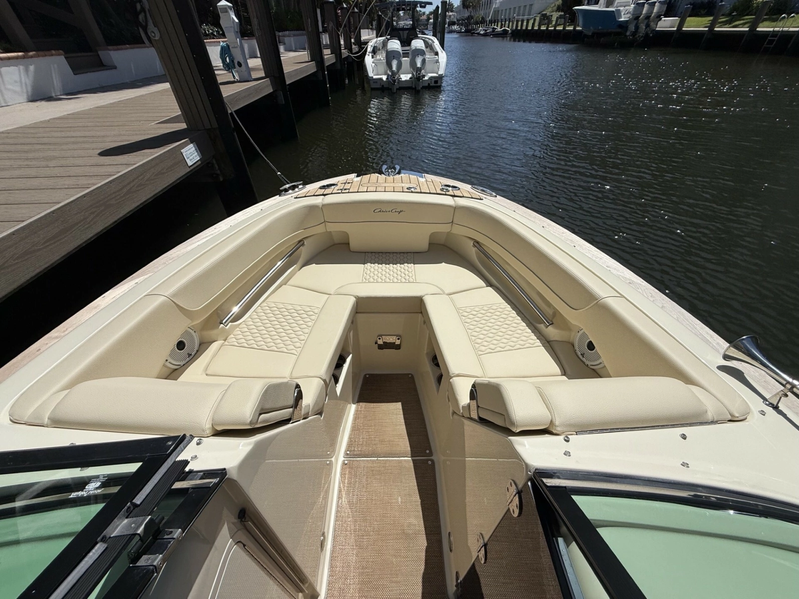 2022 Chris-Craft 