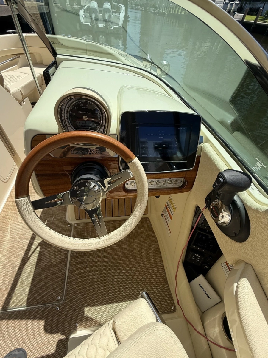 2022 Chris-Craft 