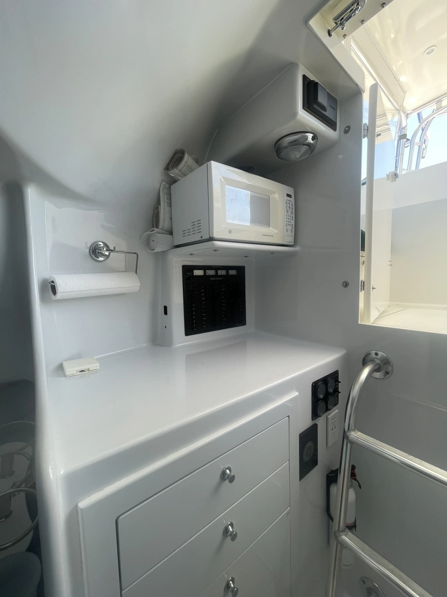 THE OFFICE 33ft L amp H Yacht For Sale