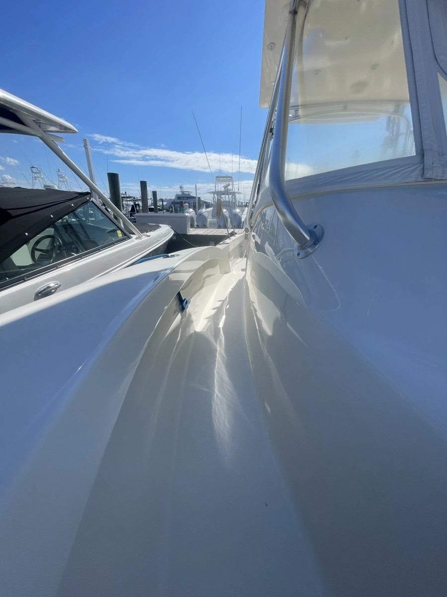 THE OFFICE 33ft L amp H Yacht For Sale