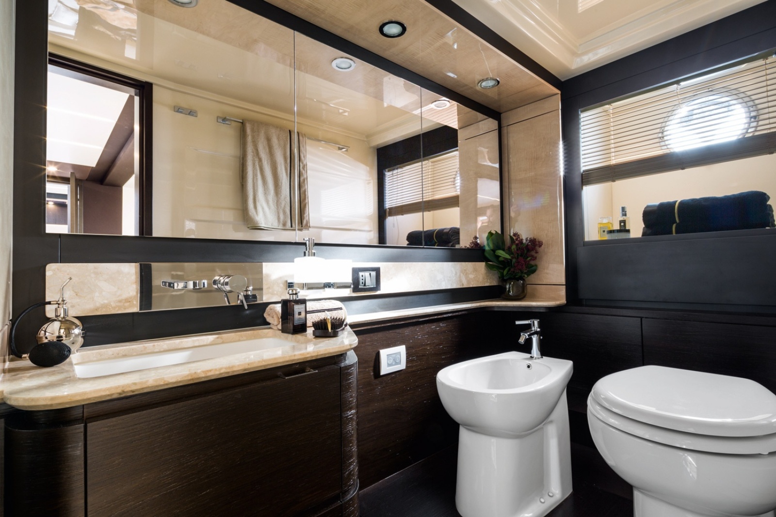 2018 Azimut Fly