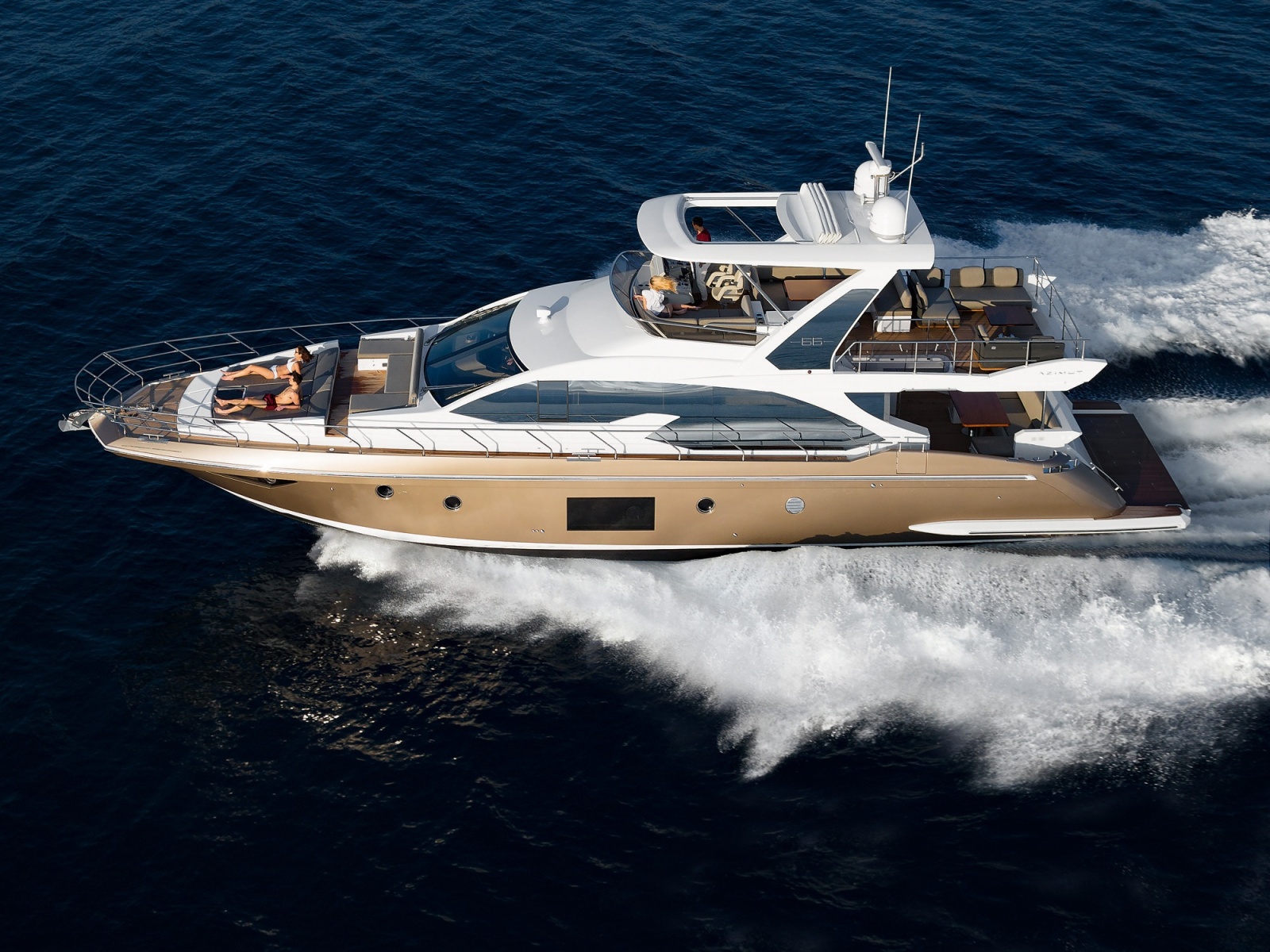 2018 Azimut Fly