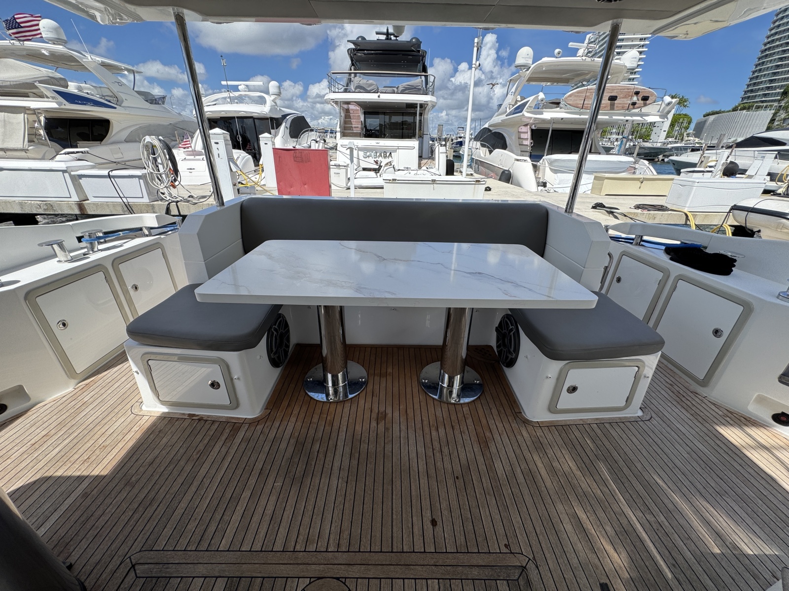 2018 Azimut Fly