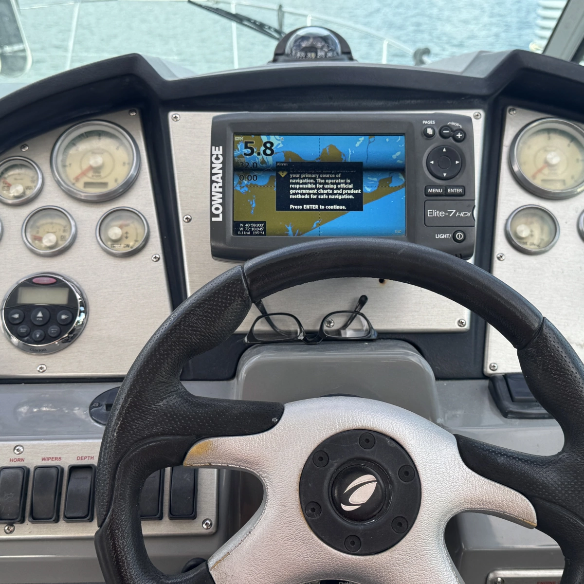 2007 Cruisers Yachts 