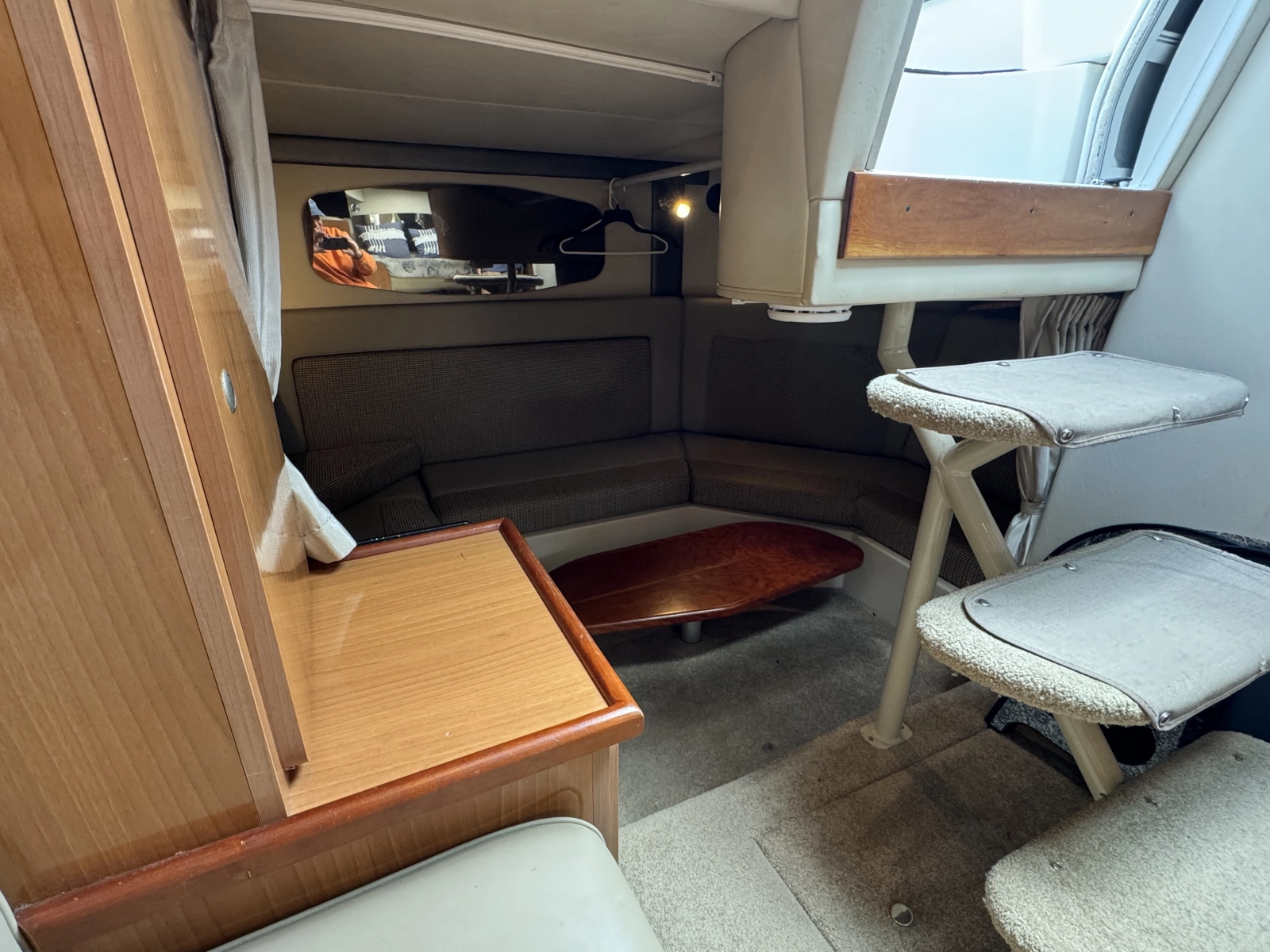 2007 Cruisers Yachts 