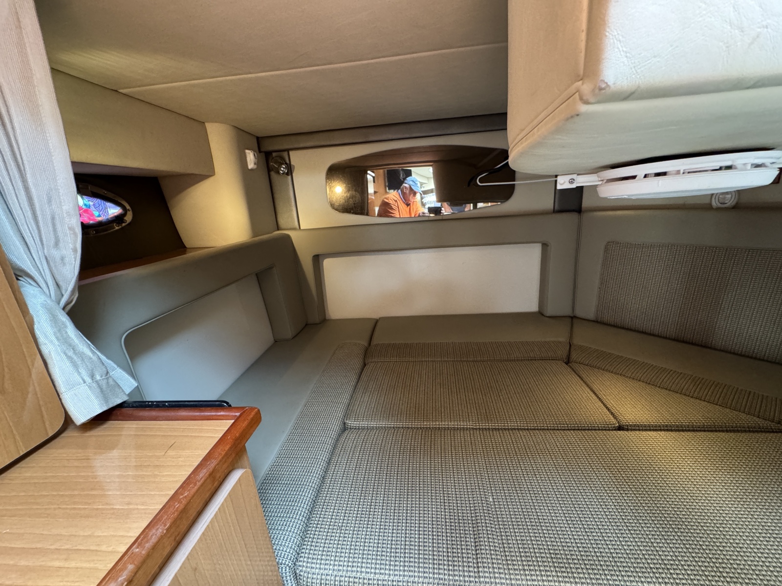 2007 Cruisers Yachts 