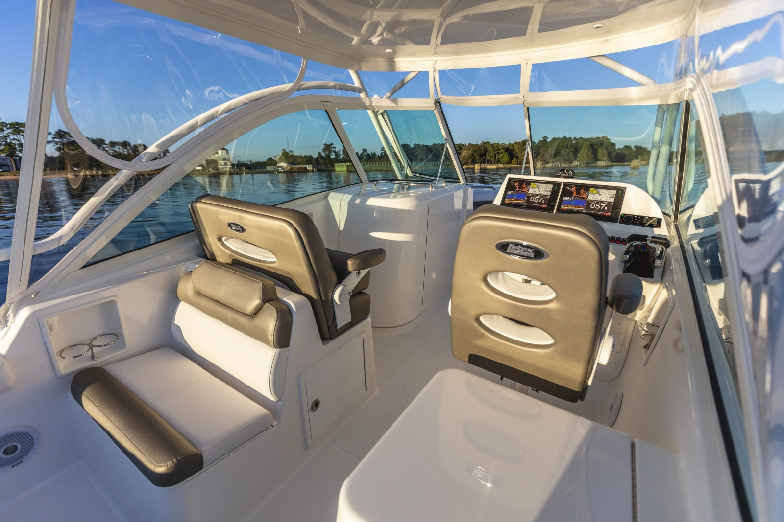 Albemarle 27 Dual Console