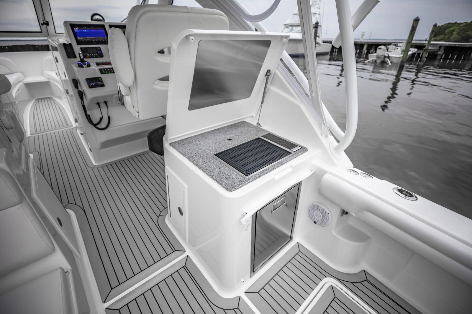 2027 Ablemarle 31 Dual Console