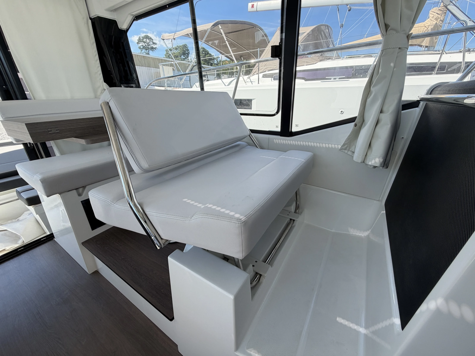 2026 Jeanneau NC 895 Series 2