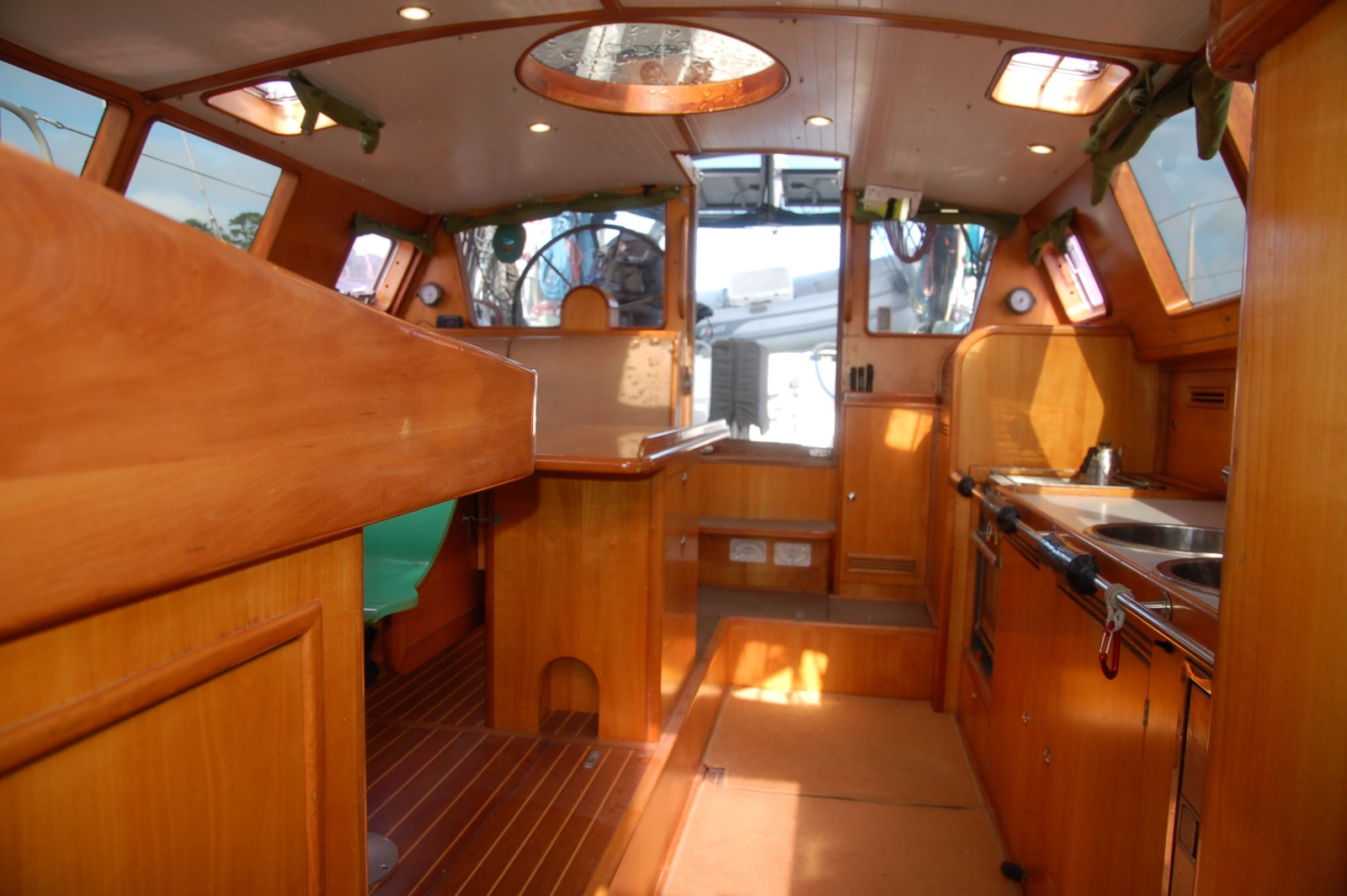 2000 Garcia Passoa 48 Raised Salon
