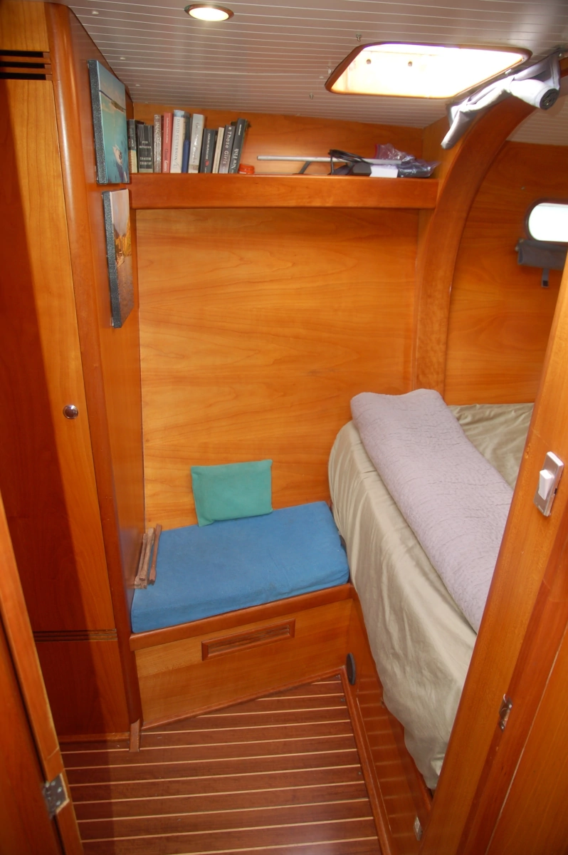 2000 Garcia Passoa 48 Raised Salon