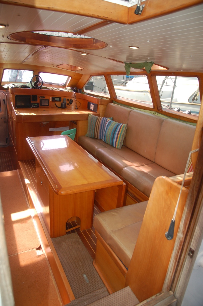 2000 Garcia Passoa 48 Raised Salon