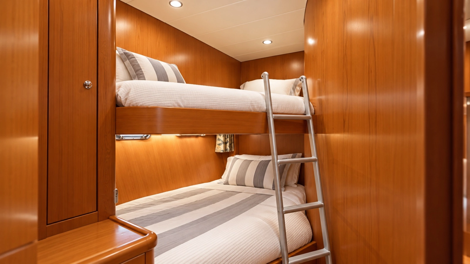 62ft Horizon Yacht For Sale