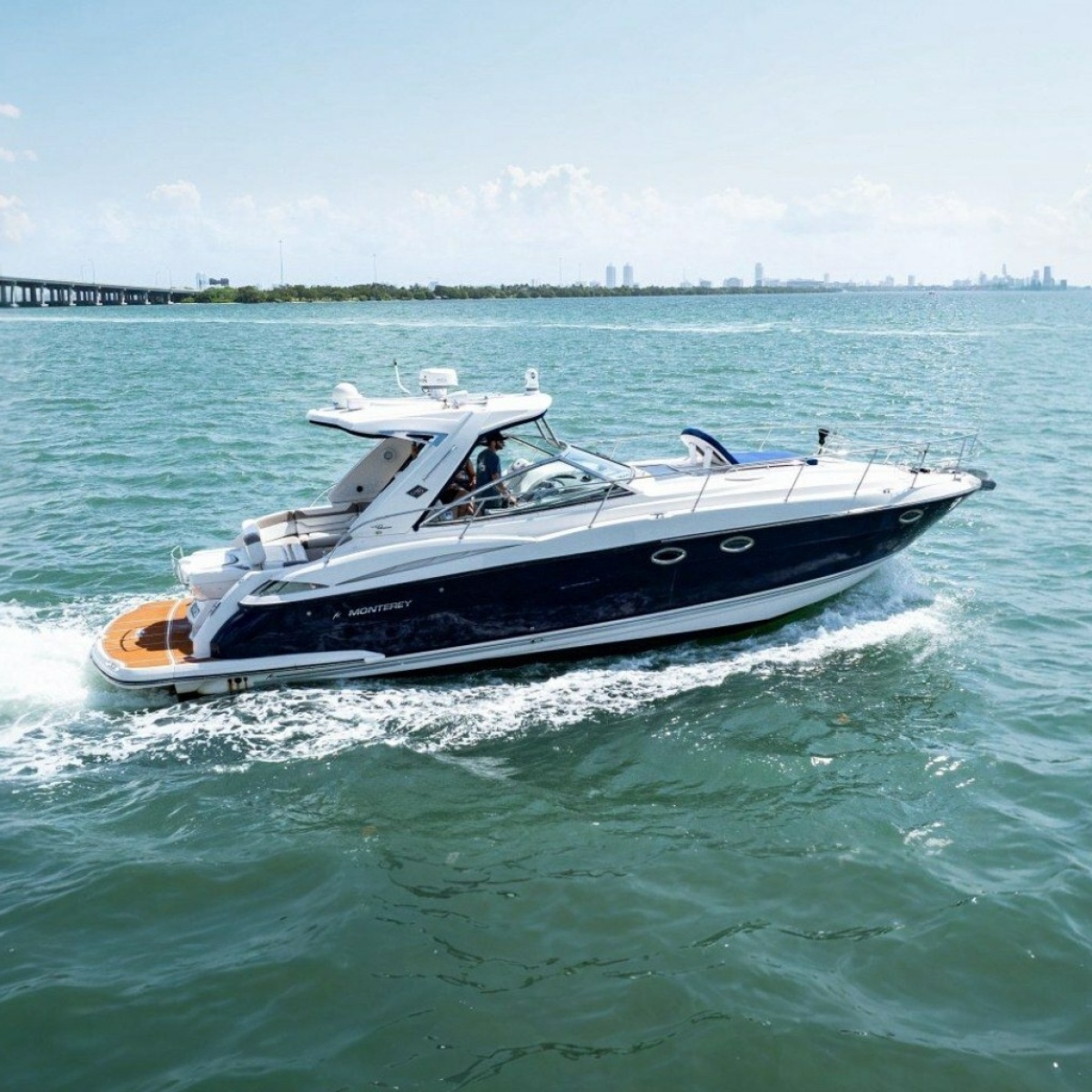 2008 Monterey 400 Sport Yacht