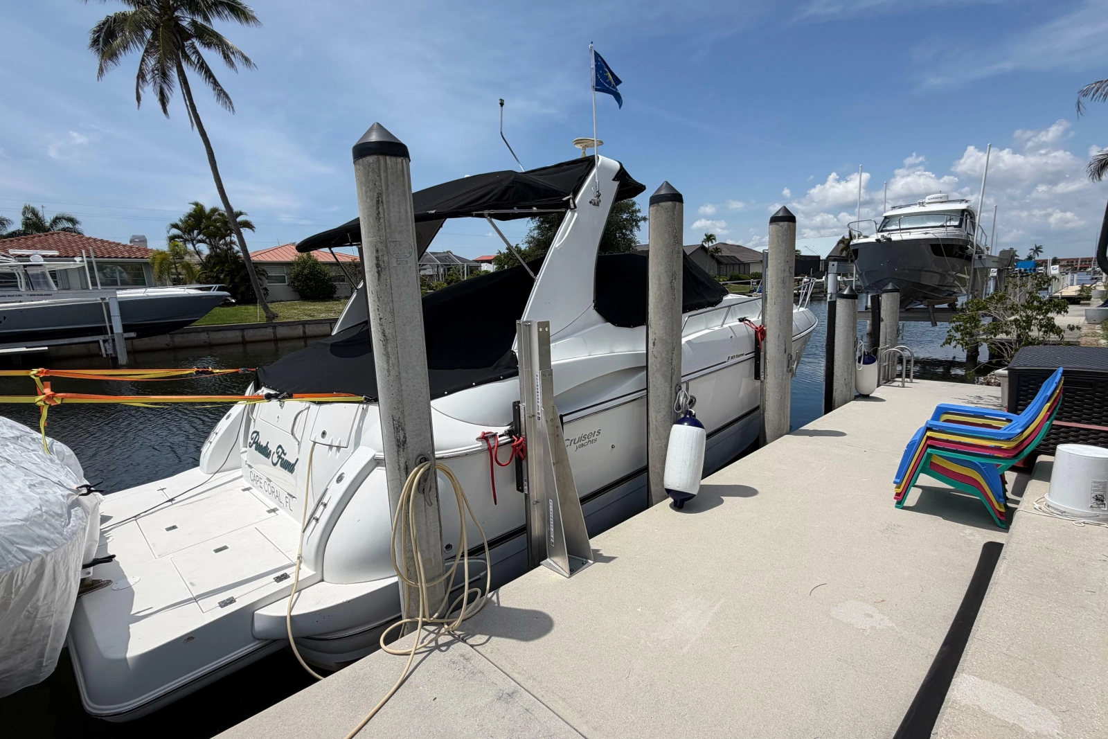 2001 Cruisers Yachts 3672 Express