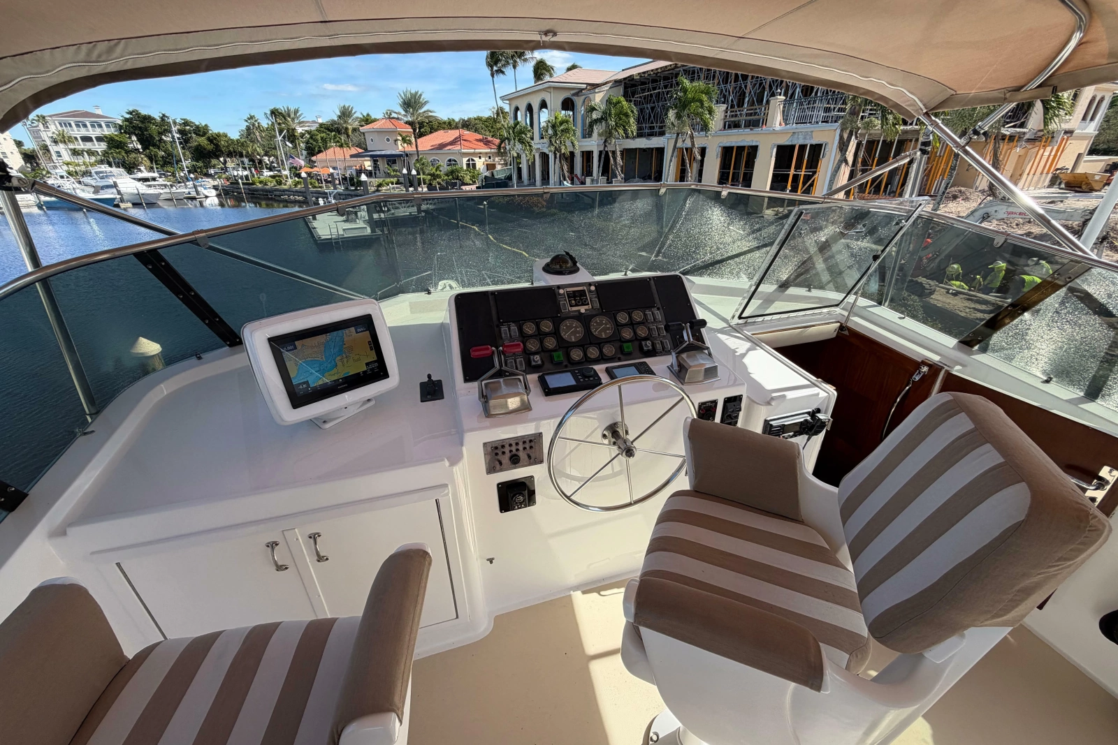 1991 Hatteras 70 Cockpit Motor Yacht