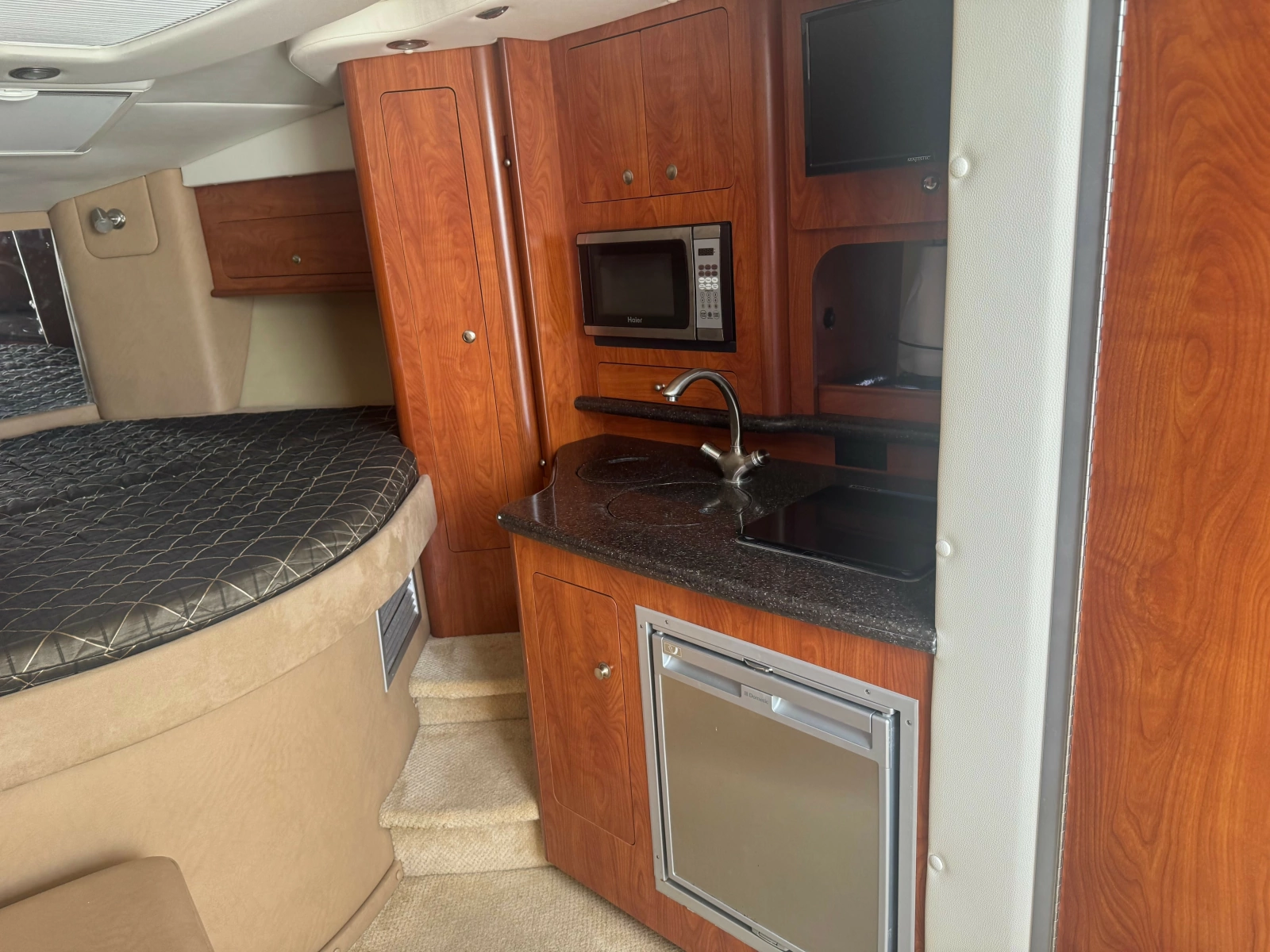 2013 Rinker 310 Express Cruiser