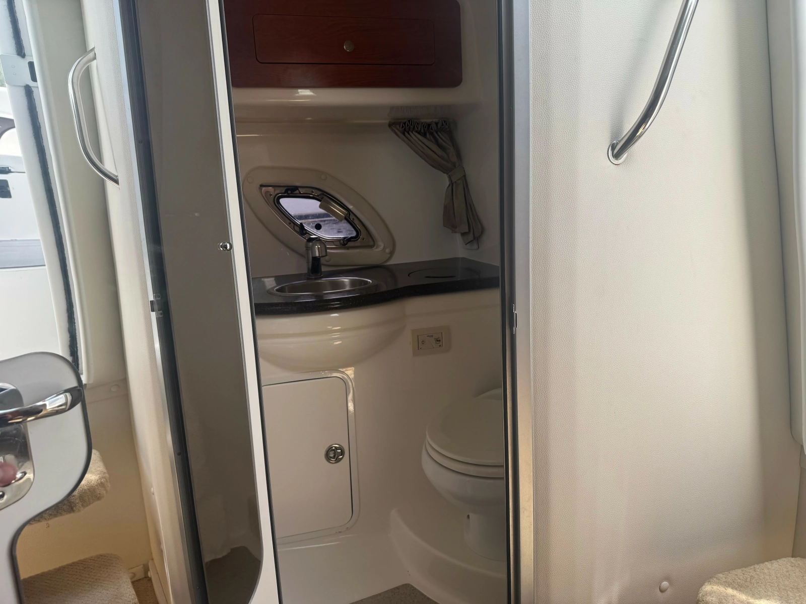 2013 Rinker 310 Express Cruiser