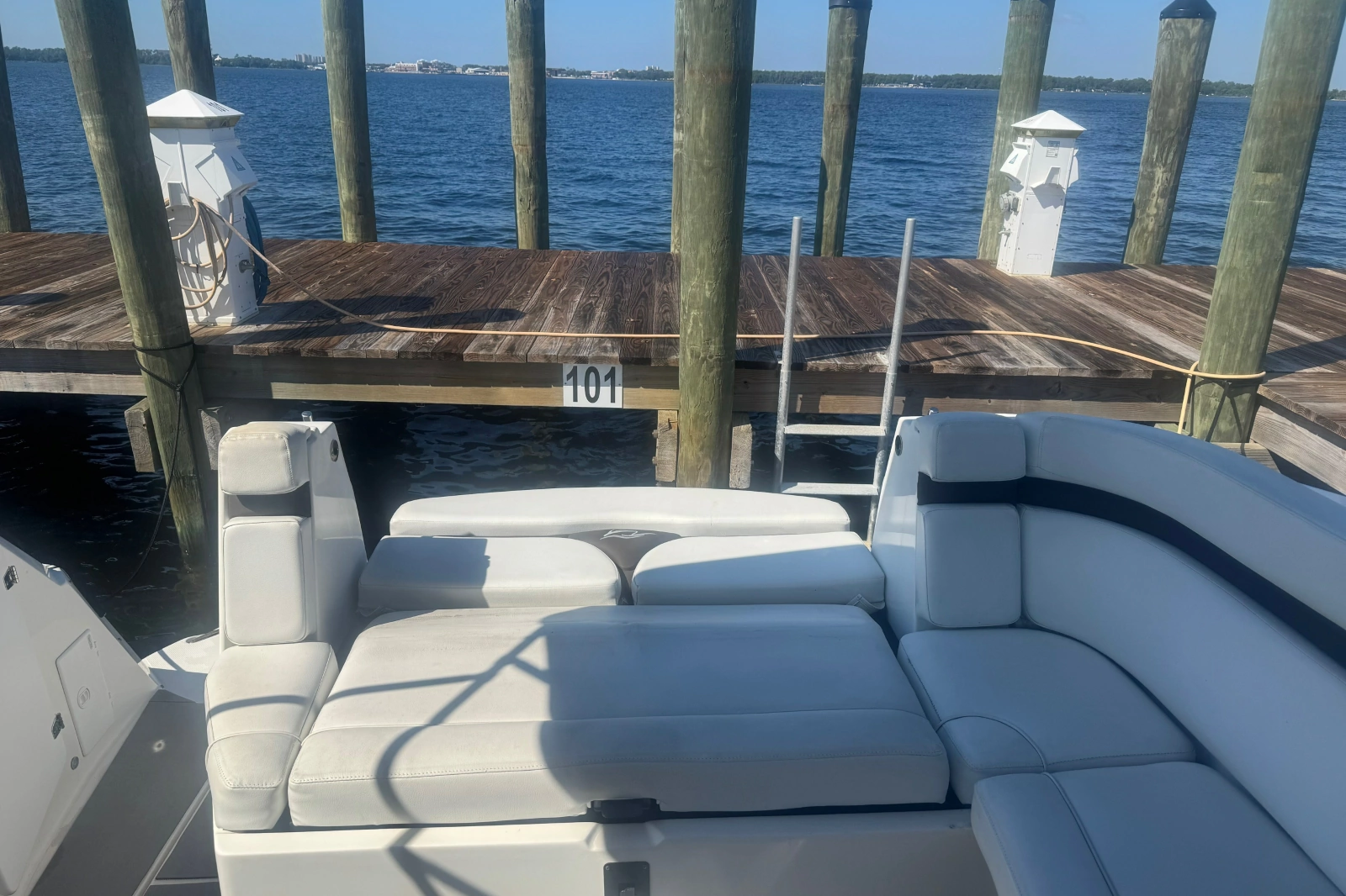 2013 Rinker 310 Express Cruiser