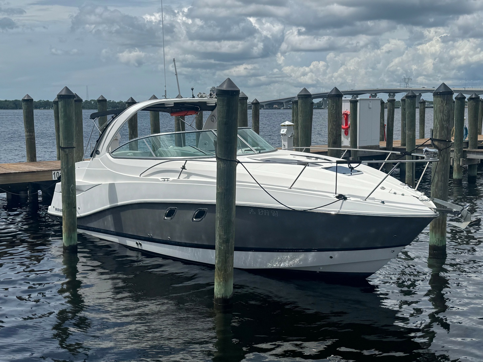 2013 Rinker 310 Express Cruiser