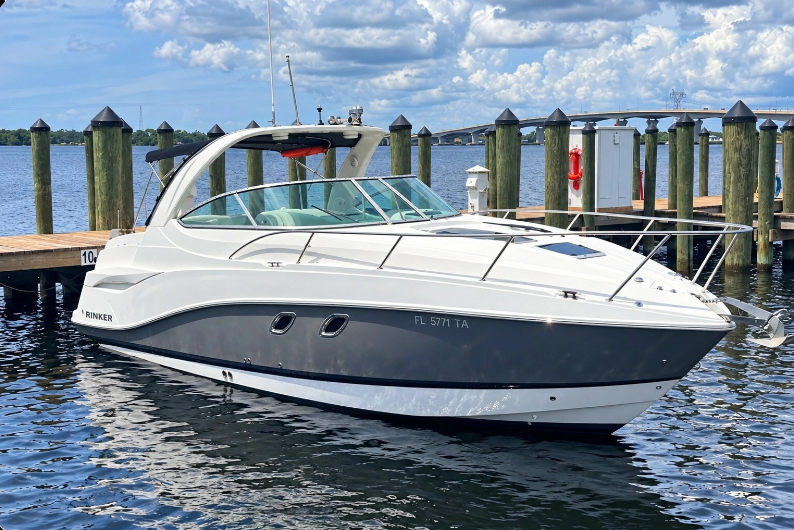 2013 Rinker 310 Express Cruiser