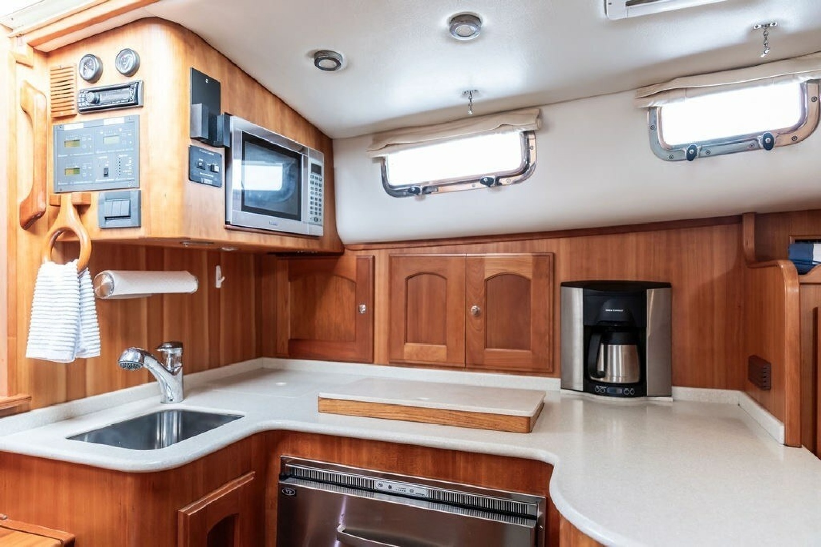 2007 Legacy Yachts 32