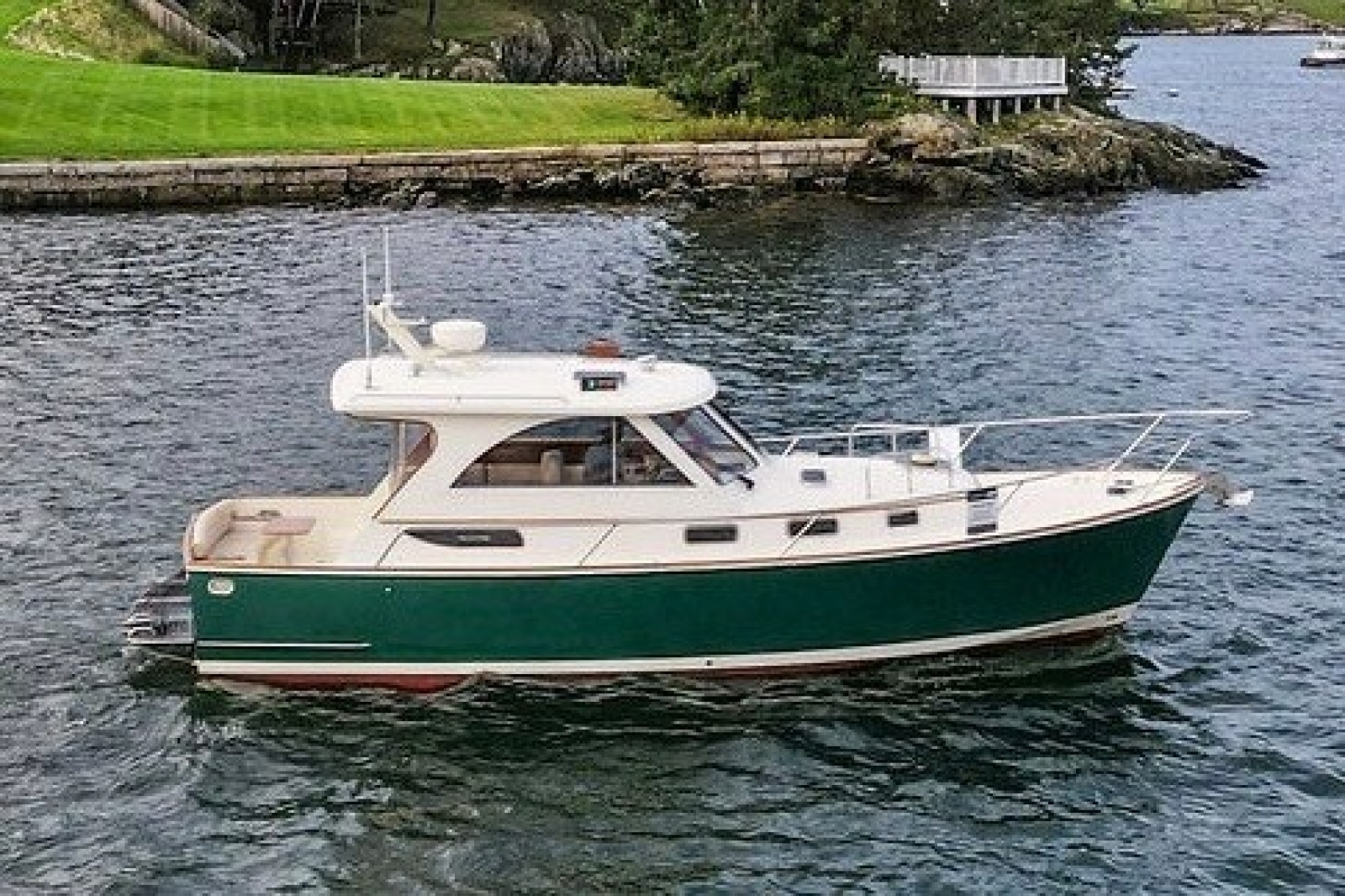 2007 Legacy Yachts 32